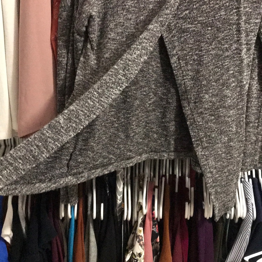 Grey Slit Open Back Top - Picture 4 of 4